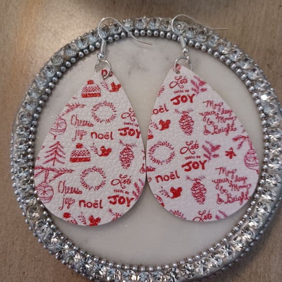 White Red Leather Teardrop Holiday Phrase Word Dangle Drop Earring - Picture 2 of 5